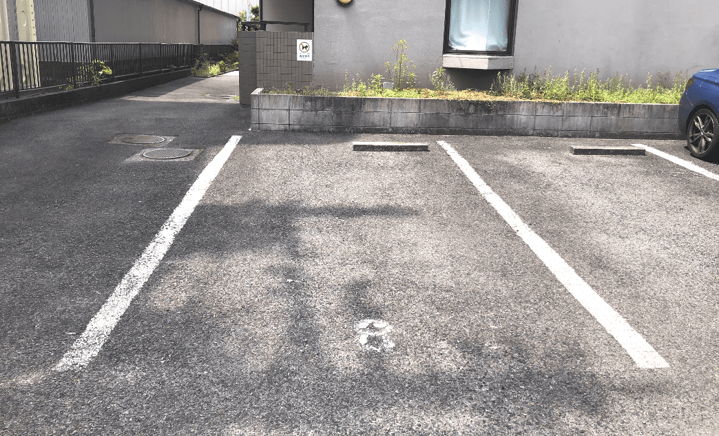8番がメルメイクの専用駐車場です